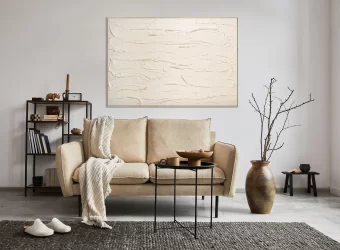 Art in minimalist interiors: how to choose and place paintings